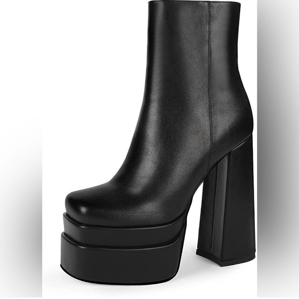 Wetkiss boots